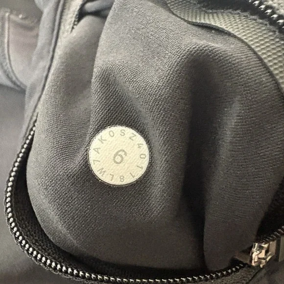 Lululemon Run Times II Shorts Womens Size 6 Black Stretch Performance Running - Picture 5 of 5